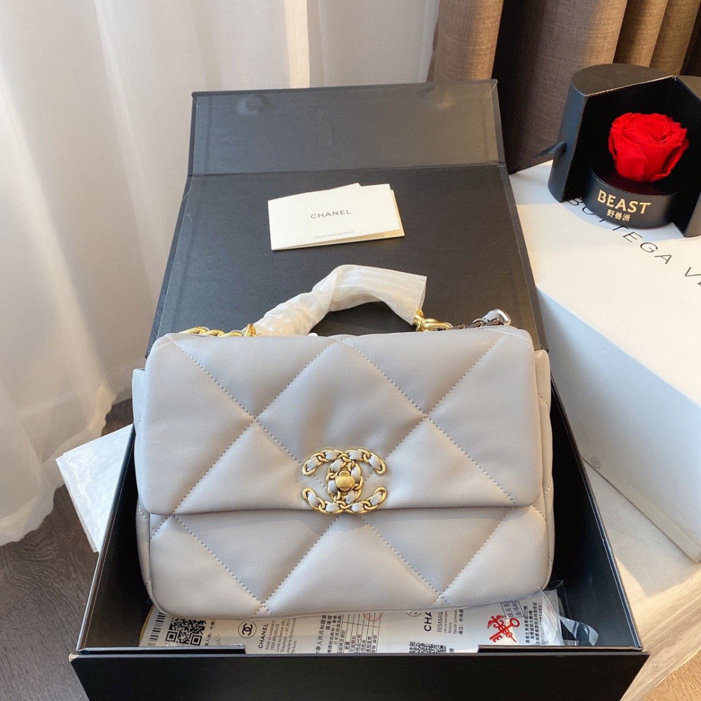 Chanel 19
