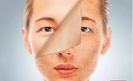 7 أخطاء مكياج تفسد مظهرك.. المبالغة فى الفاونديشن وتخطى المرطب أخطرها