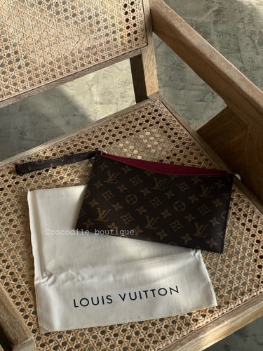 lv pouch - 23*16 cm small size