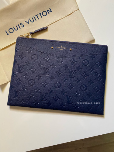 LV DAILY POUCH - navy blue