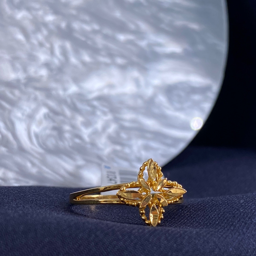 1.5 ग्राम के नीचे बहुत ही सुंदर है यह अंगूठी डिजाइन | light weight gold  ring designs with price - YouTube