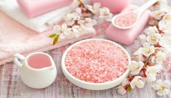 العناية بالشفايف