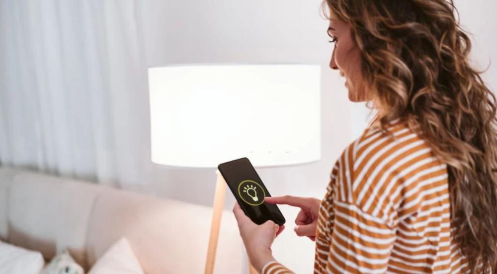 Smart floor lamp