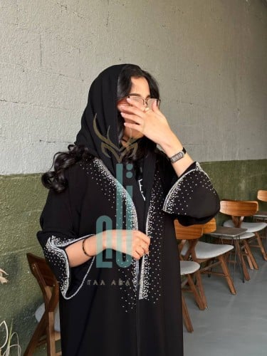 عباية كريب تطريز يدوي