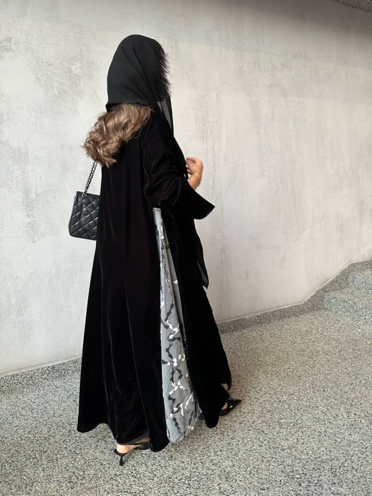 عبايه مخمل كوري