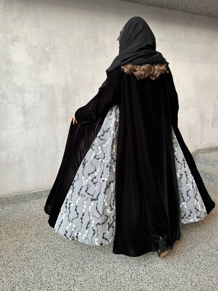 عبايه مخمل كوري