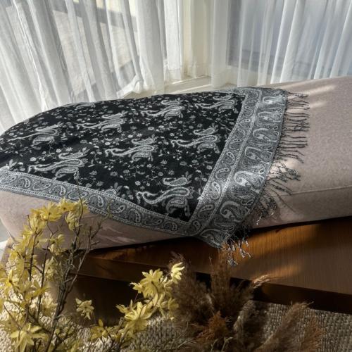 Ksh4 شال كشميري يلبس عالجهتين