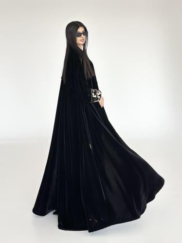 عبايه المخمل الملكية