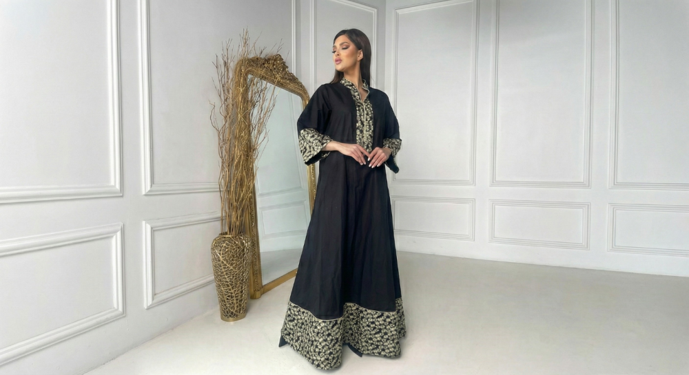 كيف تنسقين عبايات كتف الملونة مع الإكسسوارات العصرية؟