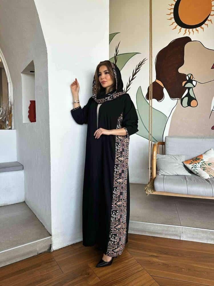 تعرفى على افضل عبايات خروج فخمة في السعودية مع عزة المتميزة