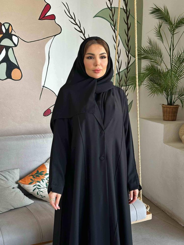 عباية مزنه السوداء