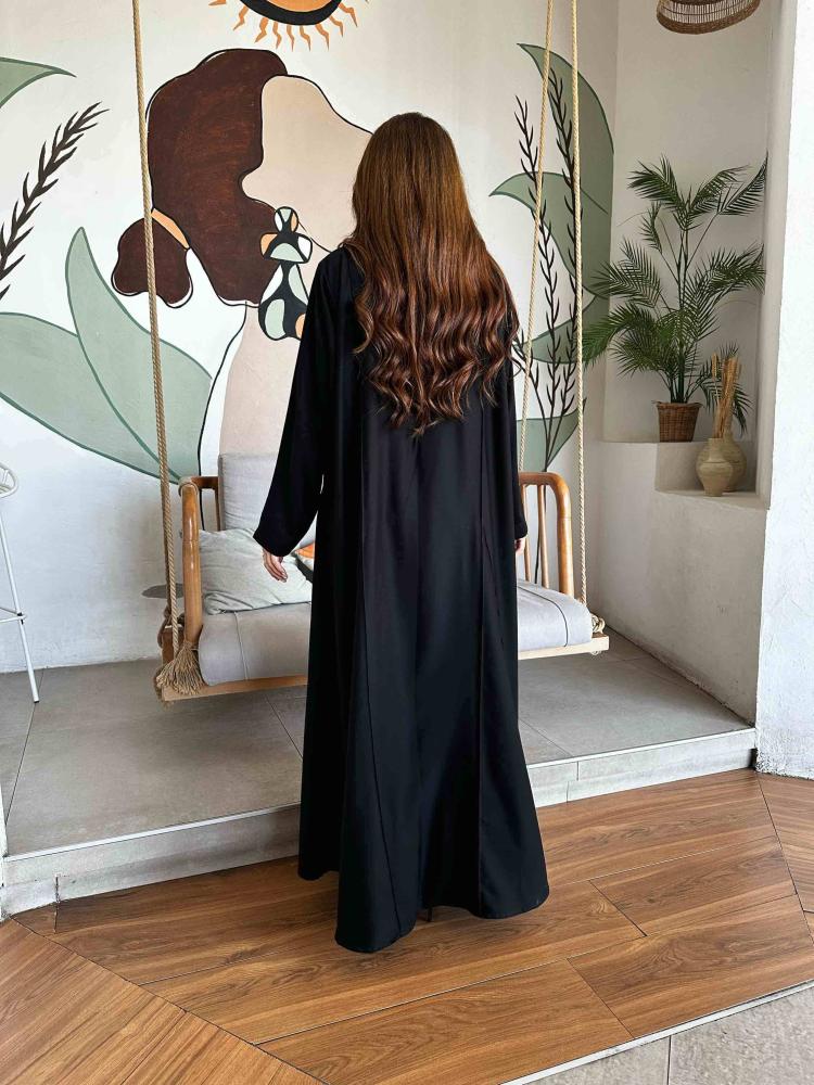 عباية مزنه السوداء