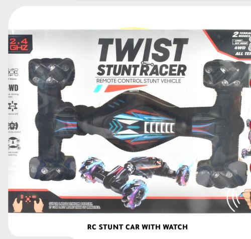 لعبة سيارة سباق بهلوانية مع جهاز تحكم عن بعد