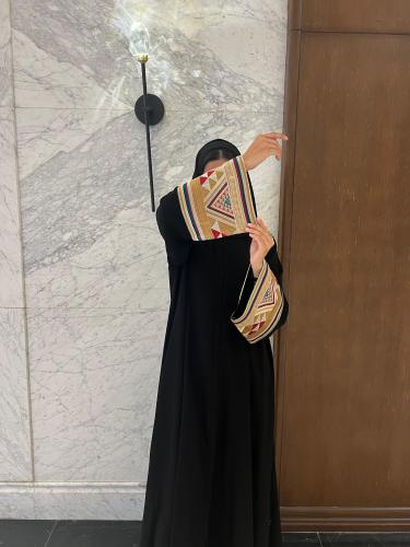 عباية يوم التاسيس+طرحه مجانا