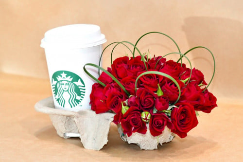 قهوة ستاربكس مع بيبي روز احمر