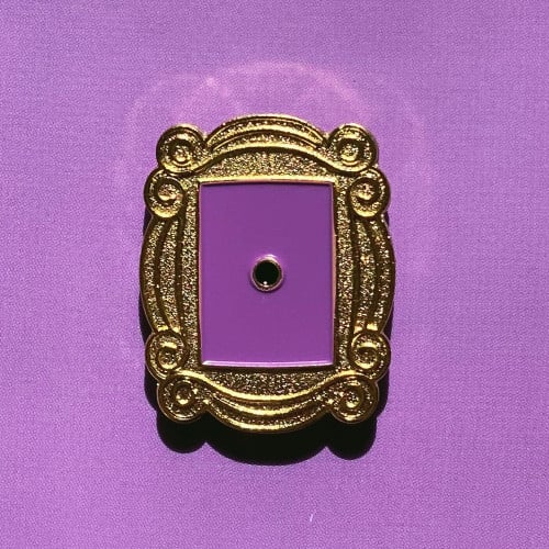 بن باب شقة مونيكا