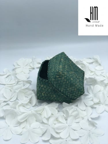 صندوق صغير من الخوص الطبيعي (10 سم)