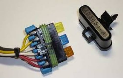 قاعدة 3 فيوزات