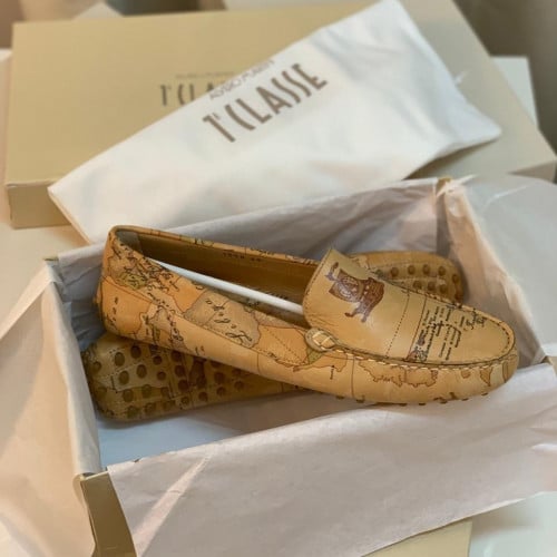 alviero martini  مقاس 39