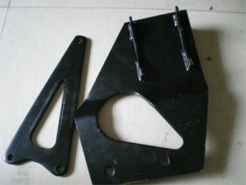 11431M # قاعدة كمبروسر مسيدس اكتروس / COMPRESSOR BRACKET MERCEDES ACTROS