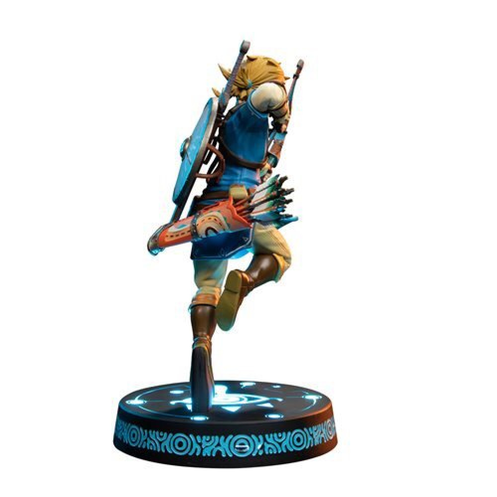 The Legend of Zelda: Breath of the Wild Link Collector's Edition Statue