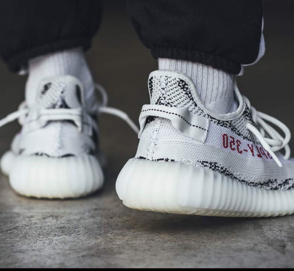 Adidas yeezy 350v2 zebra best sale