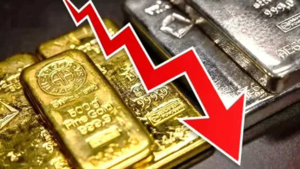 انخفاض سعر الذهب وسعر سبيكة الفضة في السعودية: لماذا يختلف السعر عن العالمي؟