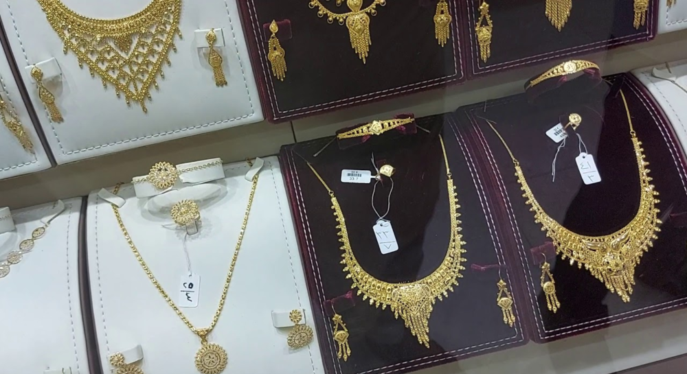 Shopping at gold shops in Saudi Arabia: How to check the reliability of a 24-karat gold bar? Shopping at gold shops in Saudi Arabia: How to check the reliability of a 24-karat gold bar?