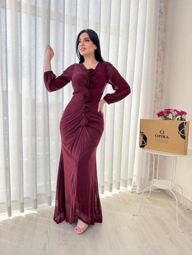 فستان سهرة برغندي لامع ستريتش مزين بورود بارزة