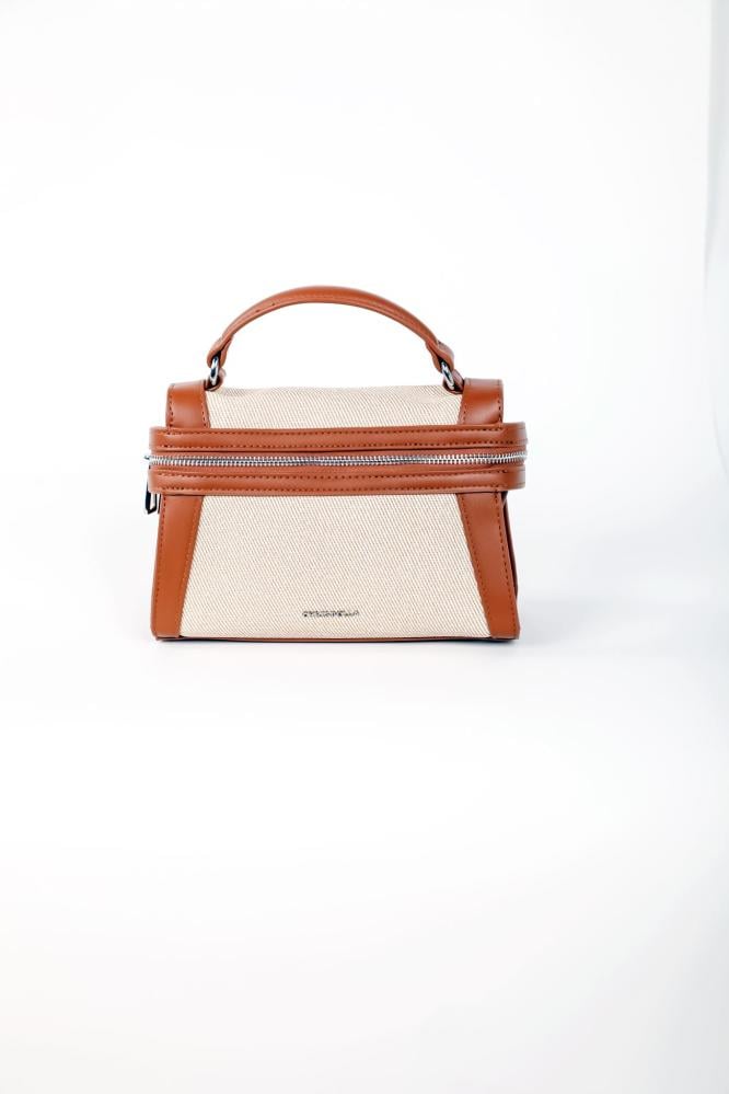 Camel and beige bag with a distinctive and modern design made of luxurious  leather - أوبرا فاشن - افضل متجر ملابس نسائية