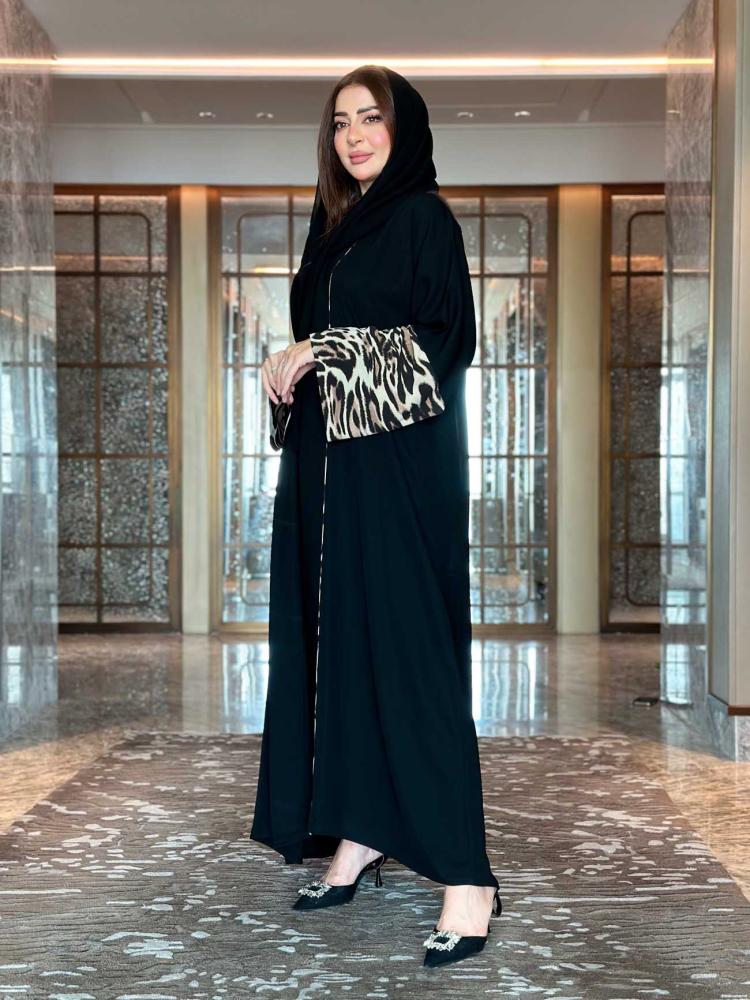 Plain black abaya with pockets on sale