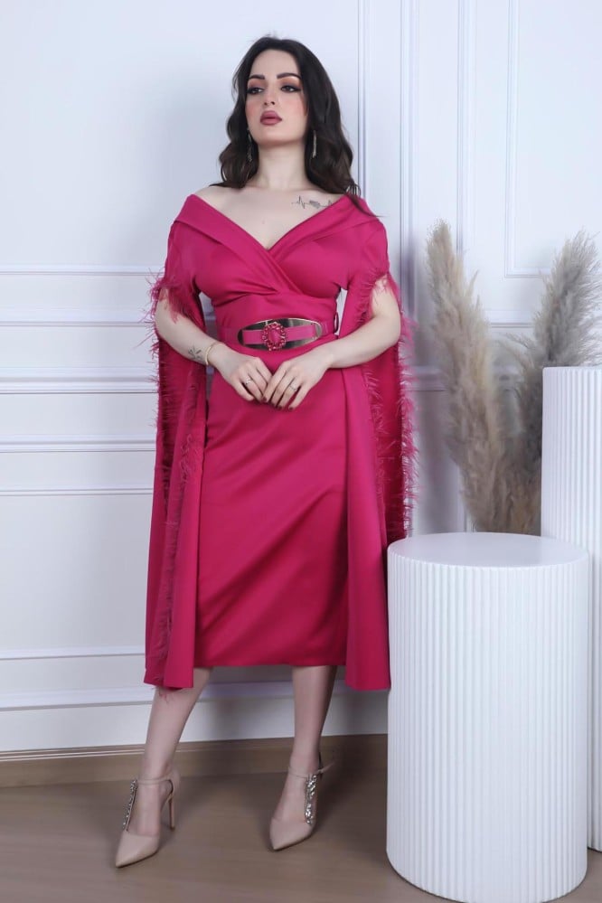 فستان سهرة استرتش اكمام طويلة على ريش