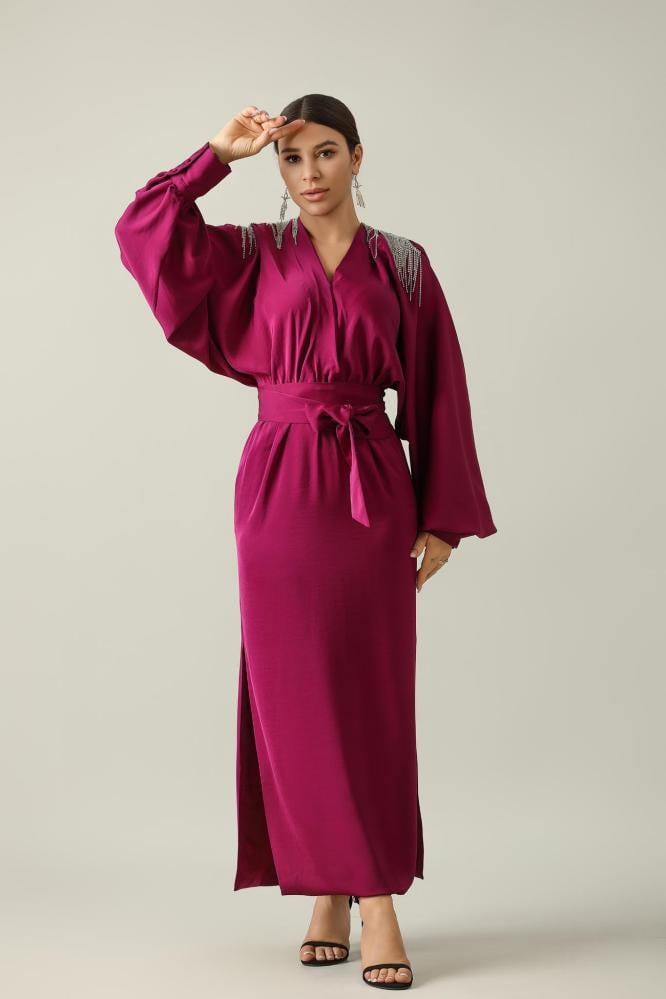 فستان طويل حرير ستان على الاكتاف مزينة بكرستال