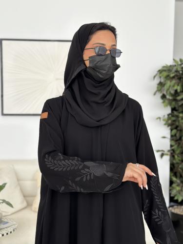 عباية اكمام ورد اسود