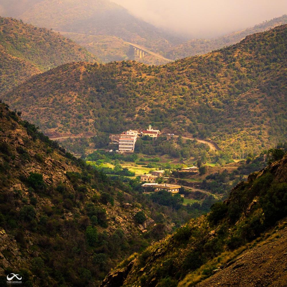 جبال الباحة: طبيعة آسرة، ثقافة عريقة، وسياحة متطورة