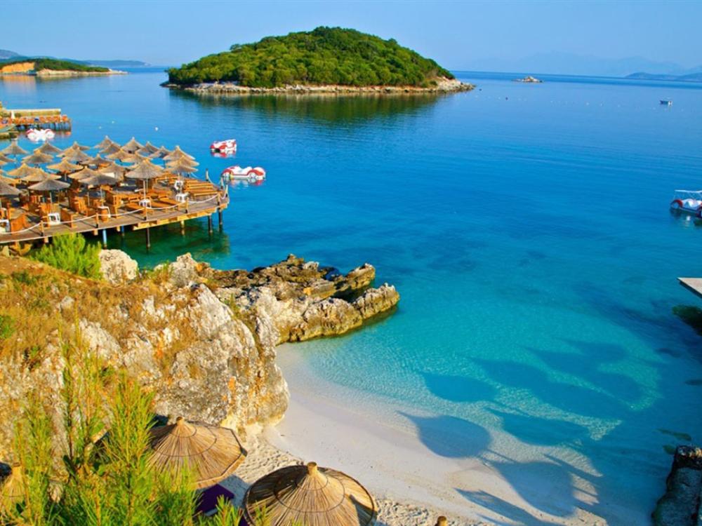 9 وجهات سياحية مثالية في أغسطس لا تفوتها