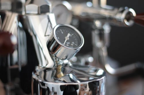 جهاز التحكم بالتدفق لمكائن E61