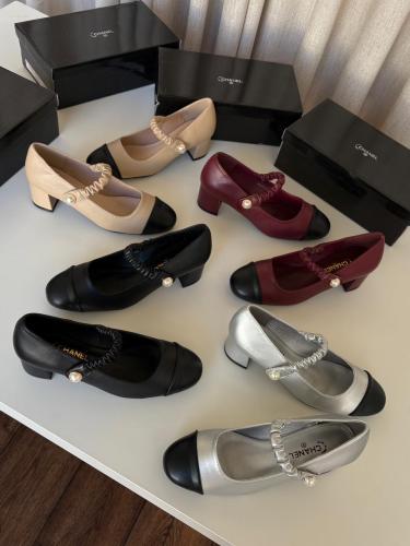 كعب شانيل كعب ماركة CHANNEL مع توابع الماركة