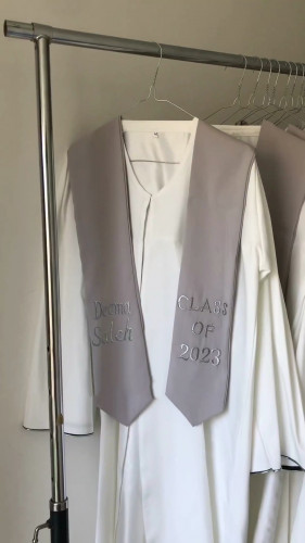 عبايه تخرج 2023 تفصيل حسب الطلب