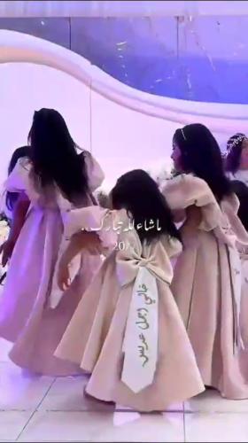 فساتين بناتي قماش كريب مع تطريز اسم احلى عروس