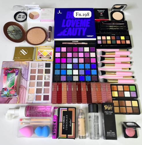 طقم مكياج ماركه أصلية