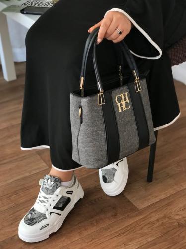 بكس شوزات وشنط ماركة سي اتش CH مع توابع الماركة