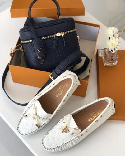 شوز وشنطه لويس فيتون شوزات وشنط LOUIS VUITTON توابع الماركة