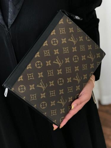 شنط لويس فيتون شنطه  LUIS VINTON مع توابع الماركة