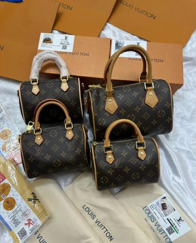 شنط نسائي ماركه لويس فيتون LUIS VINTON مع توابع الماركة