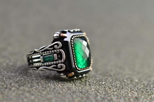 خاتم فضة رجالي مع حجر زمرد أخضر فضه إيطالي خالص عيار٩٢٥