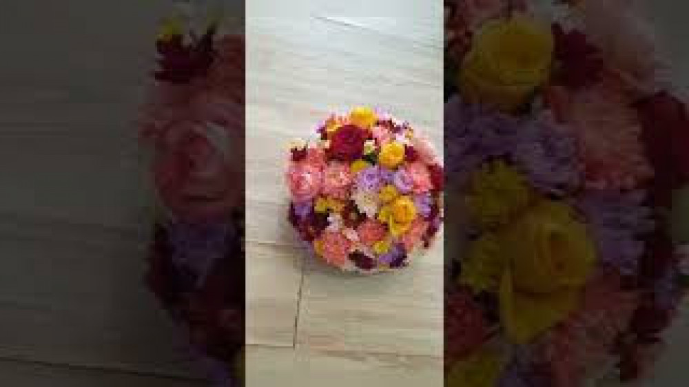 تغليف مع بوكيه ورد طبيعي احمر هدايا عيد الحب