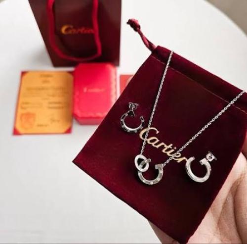 سلسال مع حلق ماركة كارتير  CARTIER مع توابع الماركة