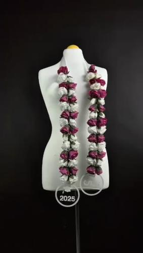 عقود تخرج مع ورد بالاسم بتصميم حسب الطلب 2025