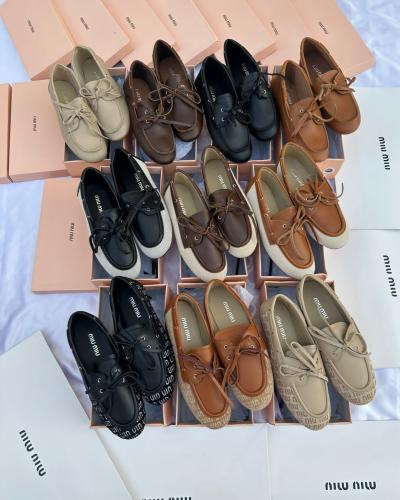 شوز ميو ميو شوزات ماركة MIO MIO مع توابع الماركة